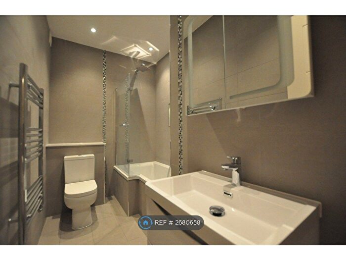 1 Bedroom Flat To Rent In High Road, London, N2