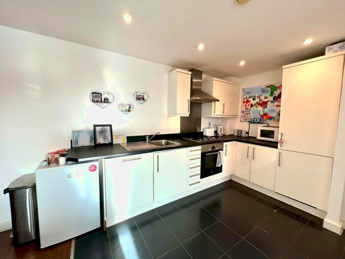 2 Bedroom Flat To Rent In Pancras Way, London, E3