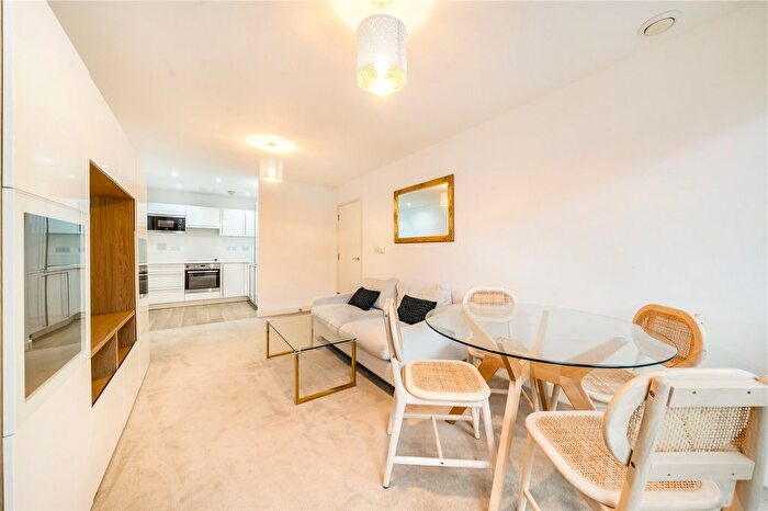 1 Bedroom Flat To Rent In Milles Square, London, SW9