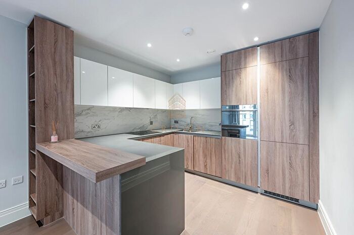 2 Bedroom Apartment To Rent In Queenshurst Square, Kingston Upon Thames, KT2