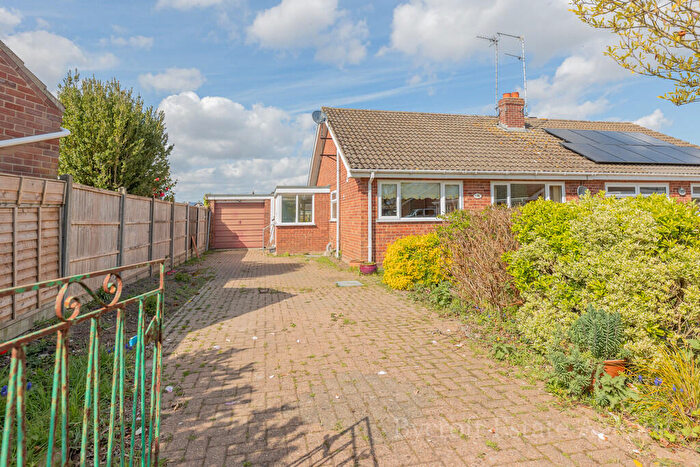 2 Bedroom Semi-Detached Bungalow For Sale In Orchard Way, Fleggburgh, NR29