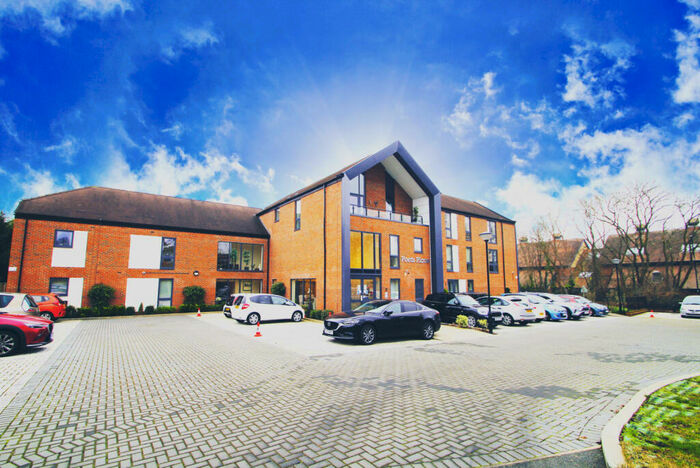 1 Bedroom Flat To Rent In Poets Place, Loughton, IG10