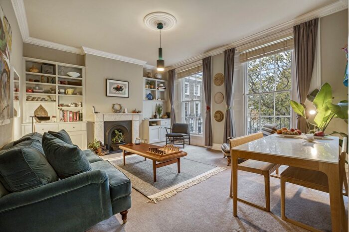 2 Bedroom Flat For Sale In Granville Square, London, WC1X
