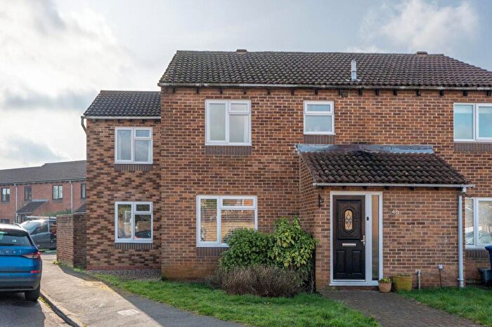 4 Bedroom End Of Terrace House For Sale In Flatford Place, Kidlington, OX5