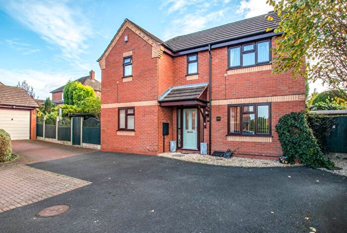 3 Bedroom Detached House For Sale In Renown Close, Brierley Hill, West Midlands, DY5