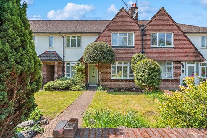 2 Bedroom Maisonette For Sale In Moor Lane Crossing, Watford, WD18