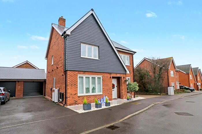 4 Bedroom Detached House For Sale In Turnberry Close, Botley, SO32