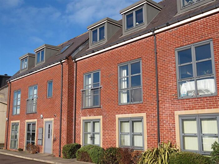 2 Bedroom Flat To Rent In White Lane, Sheffield, South Yorkshire, S12