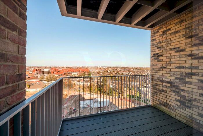 2 Bedroom Apartment To Rent In Alington House, London, N8