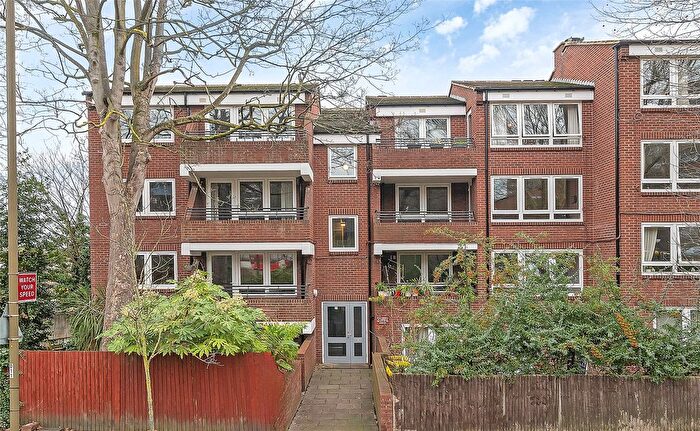 3 Bedroom Flat For Sale In Beaumont Road, Southfields, London, SW19
