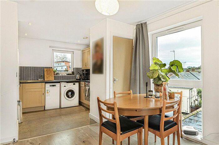 1 Bedroom Apartment For Sale In Harry Zeital Way, London, E5