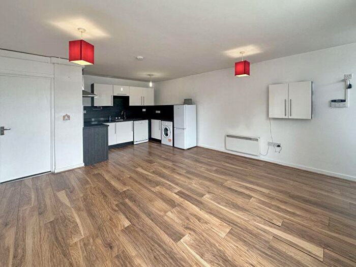 1 Bedroom Flat To Rent In Ford Street, High Wycombe, HP11
