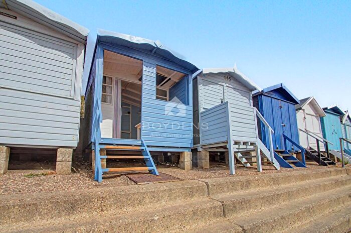 Chalet For Sale In High Wall, Frinton-on-sea, CO13