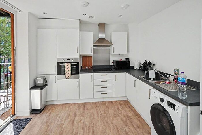 1 Bedroom Flat For Sale In Hackworth Court, Bedford Street, Watford, WD24