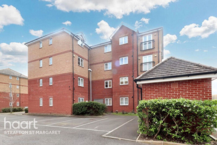 2 Bedroom Apartment For Sale In Twickenham Close, Swindon, SN3