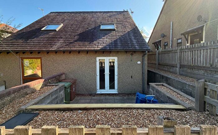1 Bedroom Semi-Detached House For Sale In Ainon Close, Bangor, Gwynedd, LL57