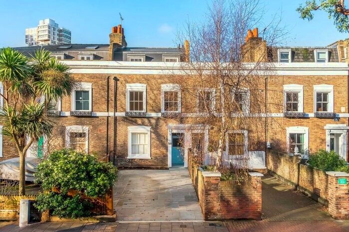 4 Bedroom House To Rent In Westbridge Road, Battersea Square, London, SW11