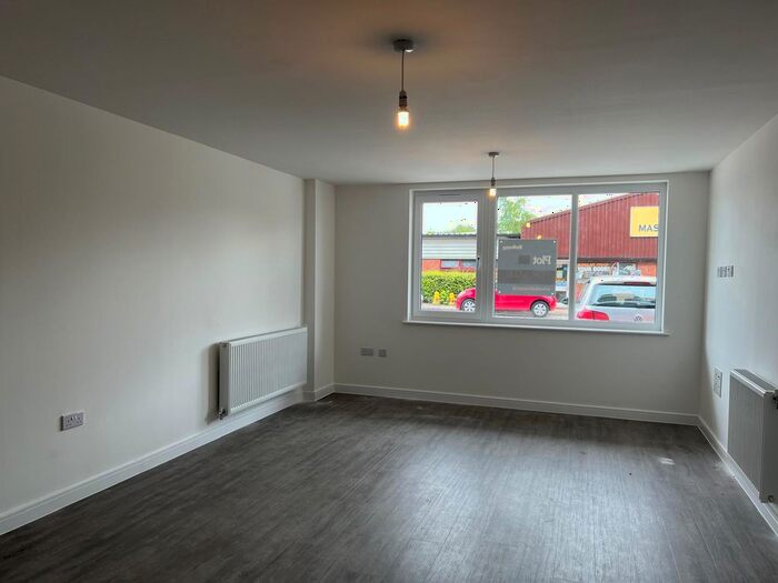 2 Bedroom Flat To Rent In Regina Road, Chelmsford, CM1