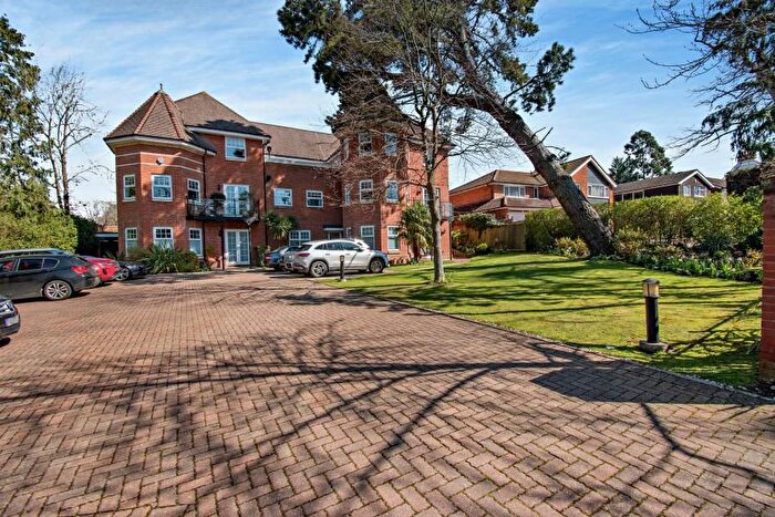 3 Bedroom Flat To Rent In Frithwood Avenue, Northwood, HA6