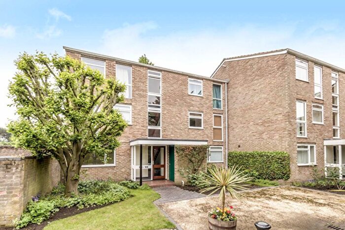 1 Bedroom Flat To Rent In Harrowdene Gardens, Teddington, TW11