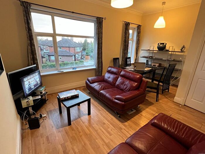 4 Bedroom Flat To Rent In Mauldeth Road, Fallowfield, Manchester, M14