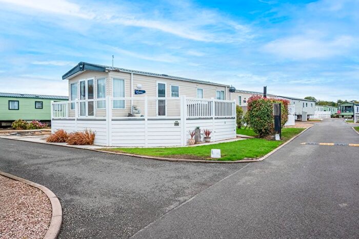 2 Bedroom Property For Sale In Rayford Park, Tiddington Road, CV37