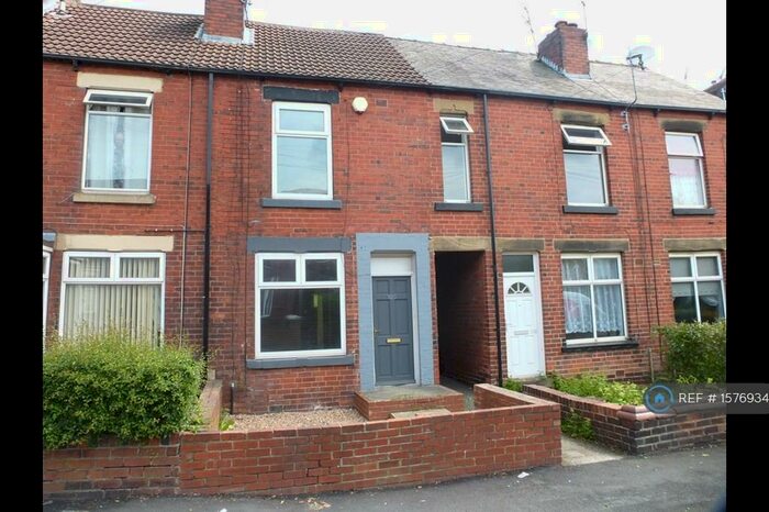 3 Bedroom Terraced House To Rent In Bellhouse Road, Sheffield, S5