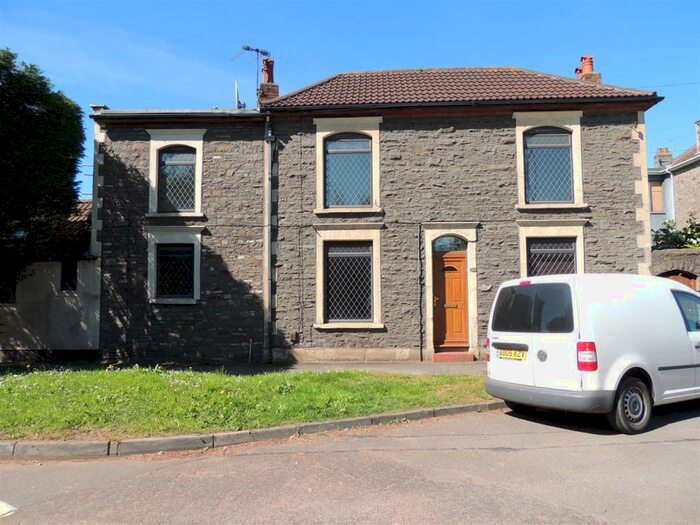 3 Bedroom Detached House To Rent In Bath Road, Bristol, BS30