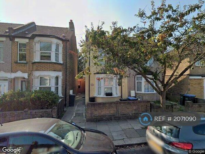 4 Bedroom Semi-Detached House To Rent In Albany Road, Enfield, EN3