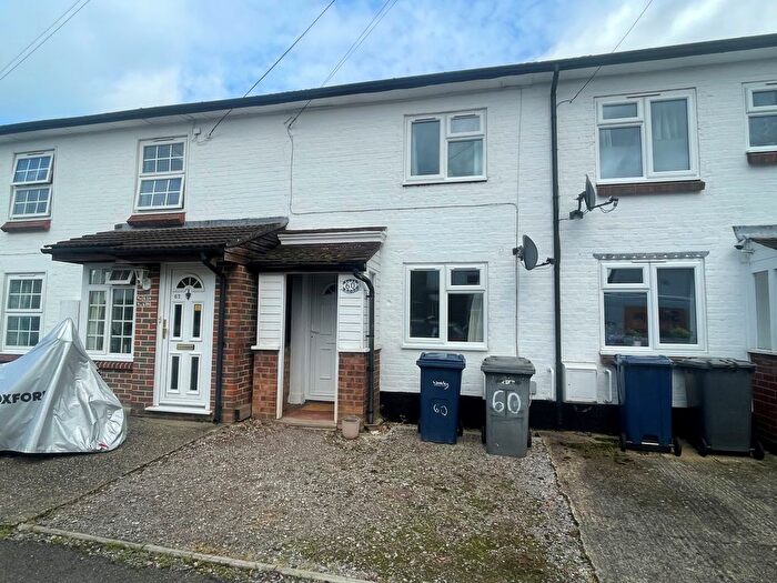 2 Bedroom Terraced House To Rent In Kings Road, Farncombe, GU7