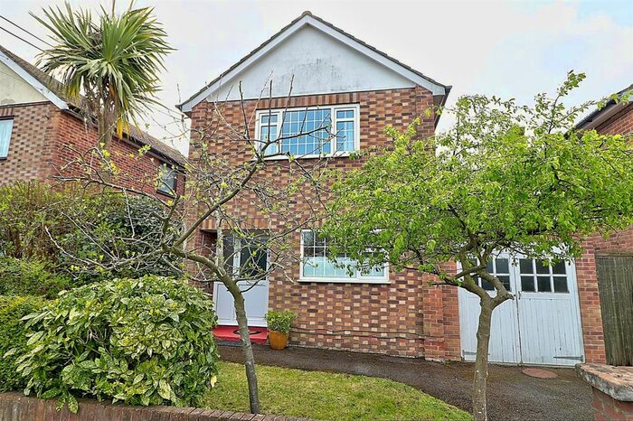 3 Bedroom Detached House To Rent In Common Road, Chandler's Ford, Eastleigh, SO53