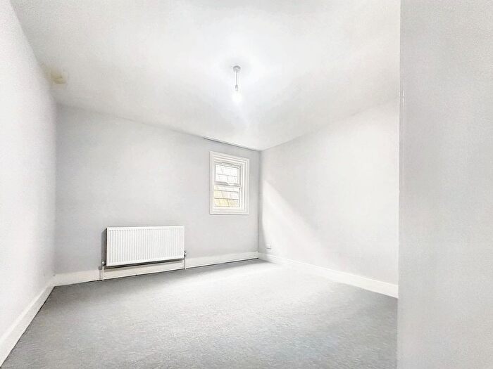 1 Bedroom Flat To Rent In High Street, Uxbridge, UB8