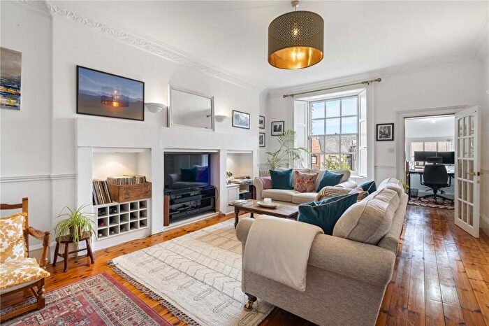 2 Bedroom Apartment For Sale In Albany Street, New Town, Edinburgh, EH1