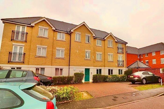2 Bedroom Flat To Rent In Grenville Road, Grays, RM16