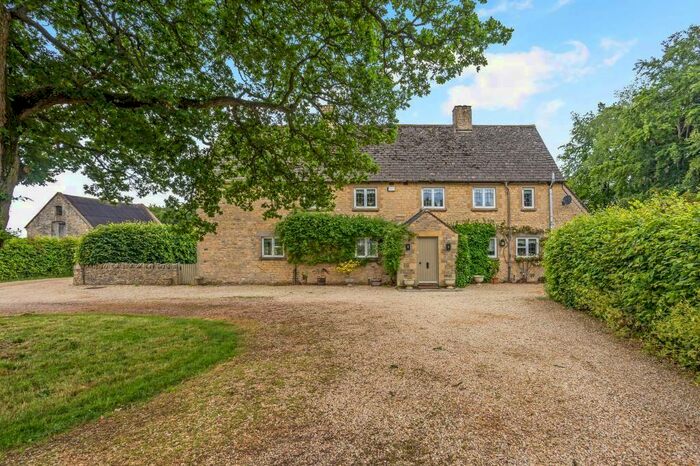 3 Bedroom Detached House To Rent In Fulbrook, OX18