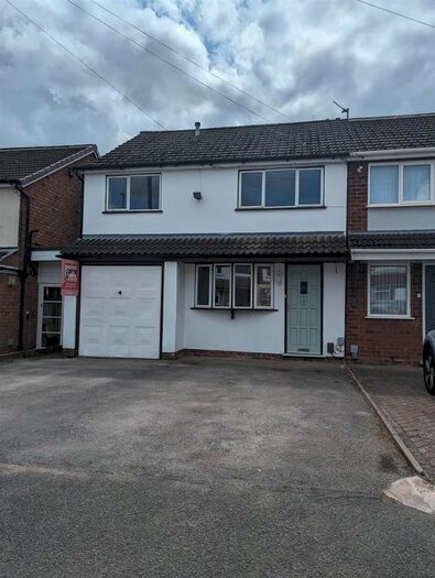 3 Bedroom Semi-Detached House To Rent In Kinross Crescent, Great Barr, Birmingham, B43