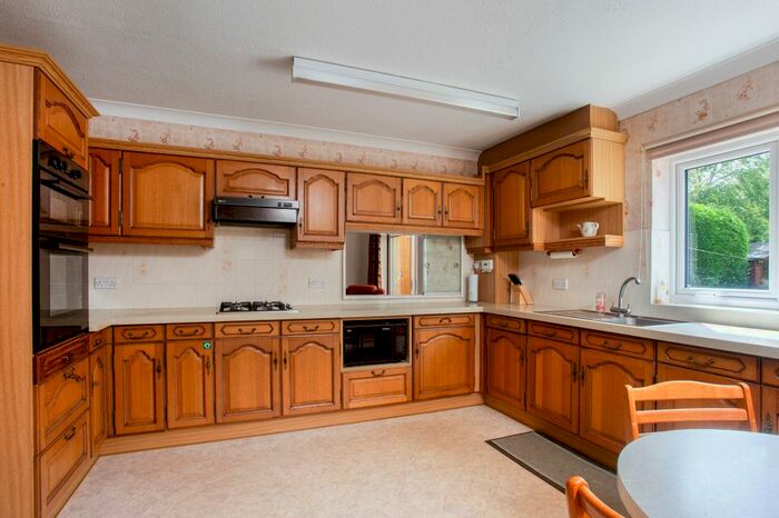 4 Bedroom Detached House For Sale In Standford Hill, Standford, GU35