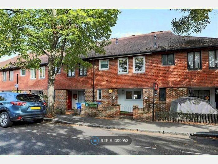 3 Bedroom Terraced House To Rent In Monnow Road, London, SE1