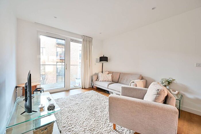 2 Bedroom Flat To Rent In Ashton Reach, Rotherhithe, London, SE16