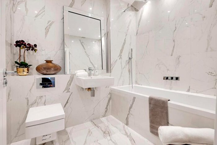 1 Bedroom Flat For Sale In Brondesbury Park, London, NW6