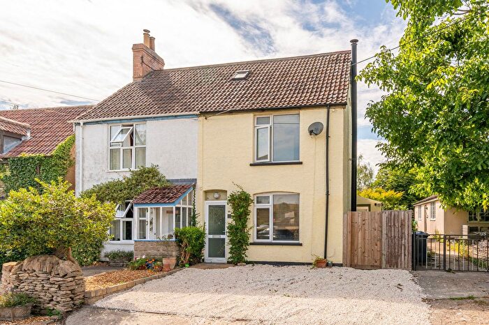 3 Bedroom Semi-detached House For Sale In Watts Lane, Hullavington, SN14