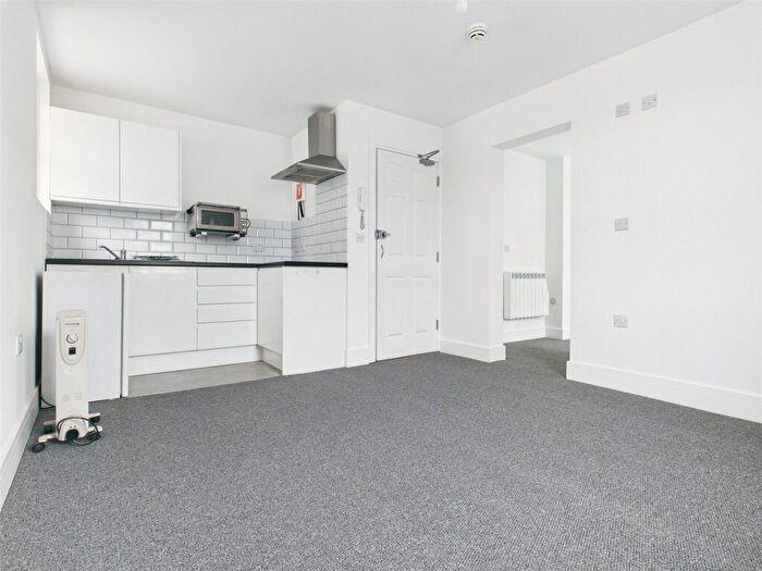 Studio To Rent In Rowlands Road, Worthing, West Sussex, BN11