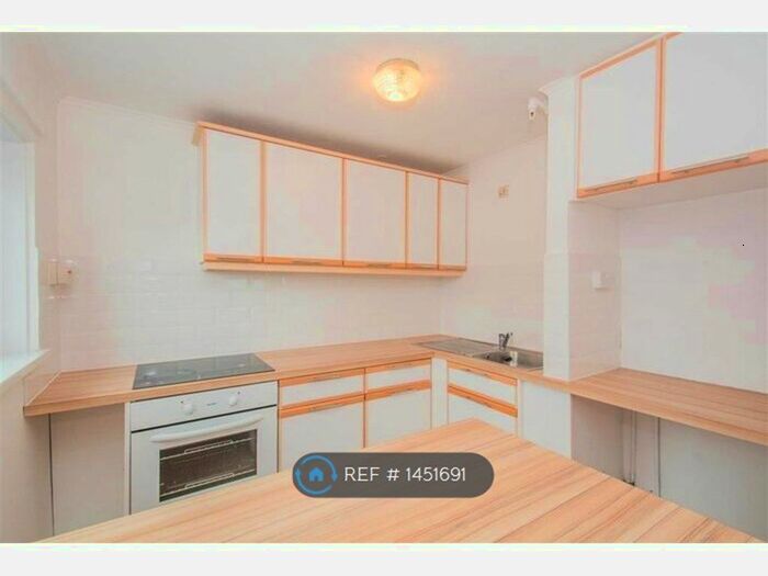 1 Bedroom Flat To Rent In The Tower, Cwmbran, NP44