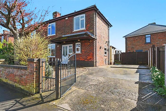 3 Bedroom Semi Detached House For Sale In Long Road, Scunthorpe, DN15