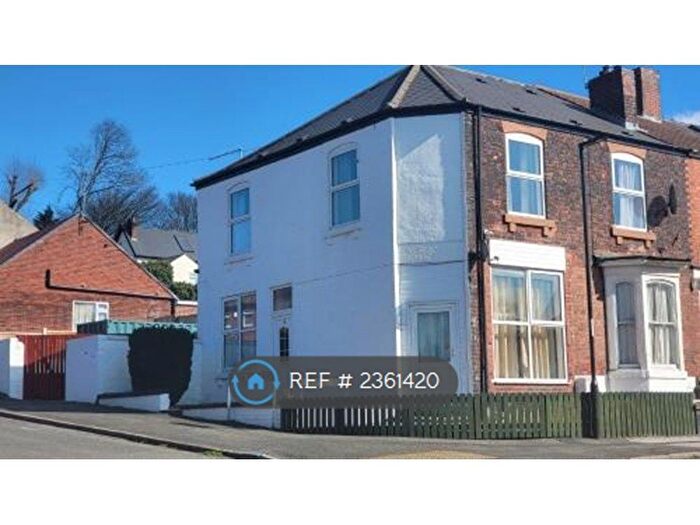 5 Bedroom End Of Terrace House To Rent In William St North, Chesterfield, S41