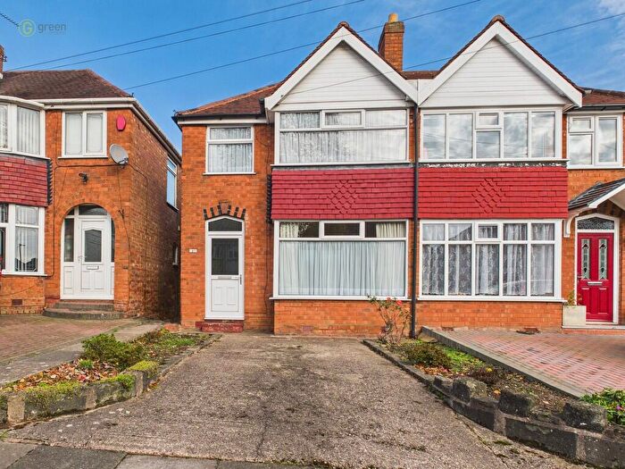 3 Bedroom Semi Detached House For Sale In Mildenhall Road, Great Barr, B42