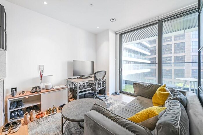 Studio For Sale In Bagshaw Building, Canary Wharf, London, E14