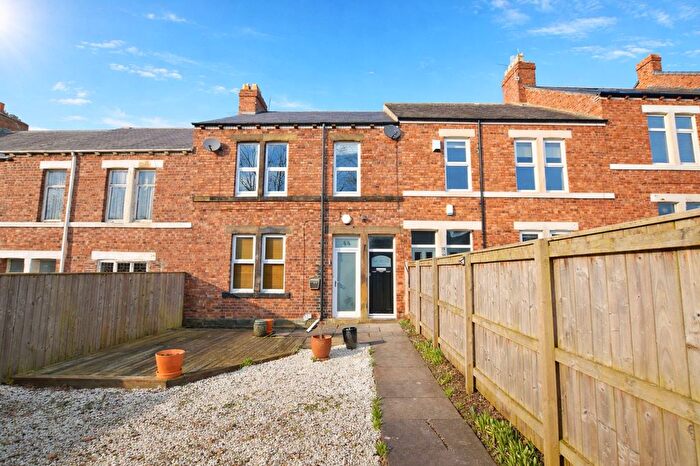 3 Bedroom Flat To Rent In Earls Drive, Gateshead, NE9