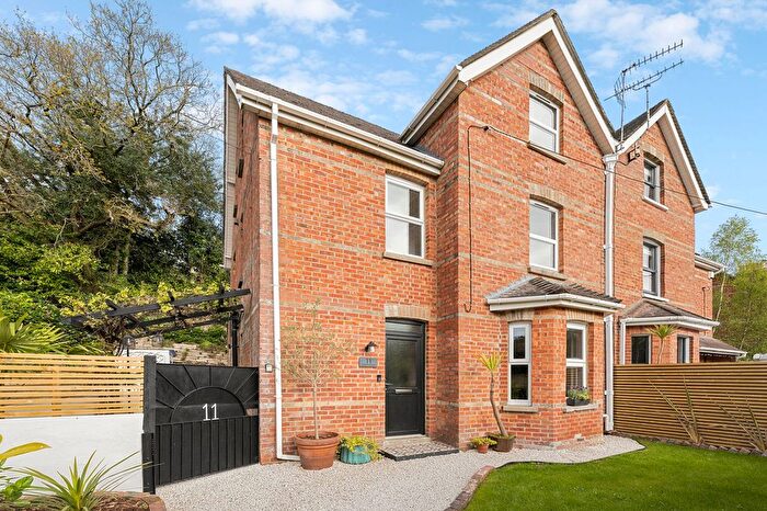 4 Bedroom Property For Sale In Charborough Road, Broadstone, BH18