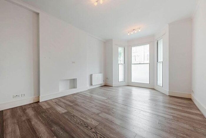 2 Bedroom Flat For Sale In Holland Road, London, W14